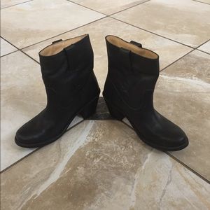 Frye Carmen X Stitch short leather boots 7.5